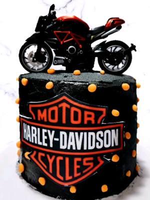 I loved this cake. My mom's a harley Davidson fan so guess what she's asking for for her birthday.  #cake #cakeislife #cakesbyalex #homebaker  #elpasostrong #elpasosupport #cakesofelpaso #womanbusinessowner #elpaso #bakersoftiktok #cakesoftiktok #Love #follow #915cakes 