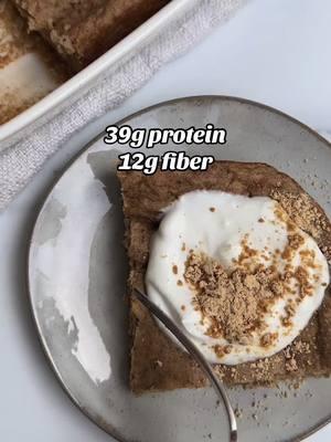 Recipe below 👇🏼👇🏼👇🏼I did it🫠…a meal prep BAKED N’OATMEAL for ya since so many can’t do oats on your health journey. This nourishment balance of high fiber and protein is science backed and my fave so you can reach those feel good health goals. Starting the day with Happy blood sugar always sets the tone for my mood.  *If you don’t like peanut butter, swap for your fave nut butter like almond, cashew, or sunbutter for nut free.  🥜🍪PEANUT BUTTER BAKED PROTEIN N’OATMEAL SQUARES Dry 1/3 c coconut flour  1/2 c chia, ground flaxseed, or whole psyllium husk flakes (1/4 c if using husk powder, that’s what I used) 2 tsp baking powder 1 tsp cinnamon (optional) 1 c vanilla protein powder  Wet 1 c nonfat Greek yogurt 2 tsp vanilla extract  1 c liquid egg whites 1 c natural peanut butter (or almond butter) 1 1/2 c almond milk (unsweetened) 1 c riced cauli (frozen) or grated fresh zucchini (squeeze out juice) 🥣 Combine dry ingredients in a bowl and stir. Add yogurt, pb, extract, cauli/zuchhini, and milk, Stir well. Place into a greased 9x13 dish Bake at 350° for 30-35 minutes. Cut into 6 servings for an easy prepped meal to satisfy your sweet tooth and support metabolism and blood sugar for 4 hours or so.  👇🏼HOW I EAT THEM & STORAGE *Usually I top mine with Greek yogurt @twogoodyogurt or any low sugar vanilla is my go to bc I like the topping but 39g protein💪🏼without toppings. I don’t add more nut butter to the top bc plenty of fat already for me to stay full and satisfied. I sprinkled some PB powder for fun. Adding fruit as a topping is a great option if you’d like a carb/starch.  You can also grab a slice on the go and eat it like a bar. Mouth party perfection. Good for a week in the fridge & freezes well too. If freezing, place each slice in a baggie and microwave or bake to thaw.  6 servings Per square 371cal/21fat/22carb/12fiber/39pro 🍑Nourishment Breakdown  PROTEIN powder, yogurt FAT a little in the chia/flax (if using), nut butter FIBER chia/flax/husk, veg CARB/STARCH none, add fruit as a topping if desired  xx, Meredith🍑🧡#thepeachiespoon #highprotein #bloodsugar #sugarfree #perimenopause #mealprep #mealprepideas #lowcarb #noats #bakedoatmeal 