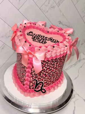 Capricorn Szn 💕 • • #cakeycreations #vintagecake #heartcake #mompreneur #bakingismytherapy #heartcakes #bakersoftiktok #fyp #foryourpage #fypシ゚viral #leopardcake #bows 