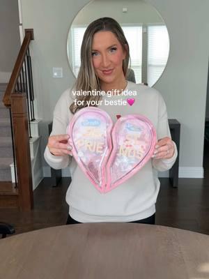 Valentine gift idea for your bestie🩷Find everything you need to make this in my LTK in my bio♥️This would make the cutest galentines gift idea - or even share snacks in this snackle box for a girls night! Save & share with someone you want to make these with & follow along for more ideas♥️ • • #giftideas #valentinesgift #galentines #valentinesparty #valentinesinspo #easygiftideas #targetmusthaves #valentinescandy 