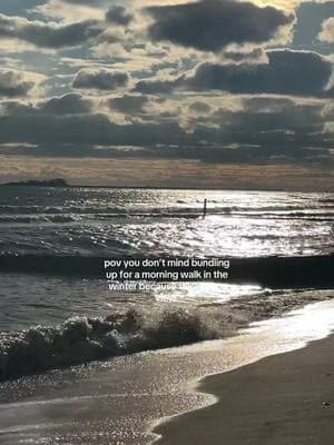 I just love it here #morningwalk #coastalconnecticut #connecticutlife #beachwalk #aritziasuperpuff 