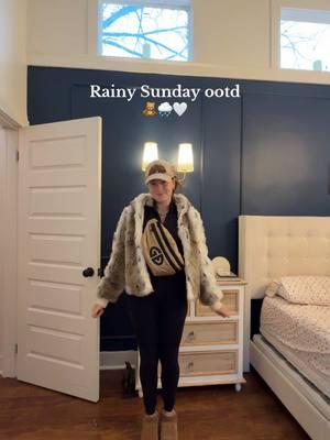 Cozy Sunday errands fit🧸✨ #OOTD #outfitvlog #ootdinspo #fyp #foryou #trending #viral #roadto100k #lululemon #thrifted #thriftedfur #furcoat #ugg #littlebirdtrucking #cozyoutfit #cozyfit #fitinspo #comfortcreator #errandsoutfit 