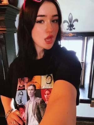 My drew starkey shirt 💋  #rafecameron #drewstarkey #obx #outerbanks #jjmaybank #kiaracarrera #sarahcameron #johnbroutledge #popeheyward #topperthornton #fyp #2025 #80scovergirl #metalhead #1980 