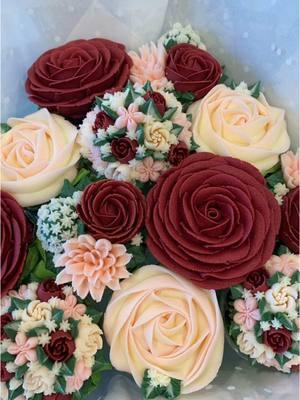 Obsessed with these red, pink, and blush buttercream blooms! Perfect for Valentine’s Day vibes 💐❤️🧁😍 #sameensboucakes #cupcakes #buttercreamflowers #edibleart #foodart #buttercream #homebaker #sweettreats #SmallBusiness #bouquetofcupcakes #red #pink #blush #valentinesdaytreats #ValentinesDay 