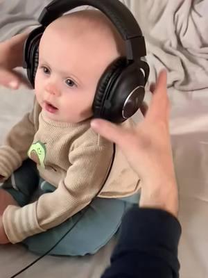 DJ baby makes your day 🎧🎤🥰😅 #funnykids #cutekidvideos #dance #onthisday 