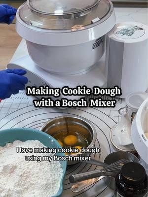 the Bosch is a boss 🙂‍↕️ #makingcookies #bosch #boschmixer #universalplus #cookiedough #mixer #kitchentools 