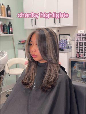 wanted to do more of a silver color but there was some previous permanent color that wouldnt lighten #bayareahair #santaclarahairstylist #chunkyhighlights #hairinspo 