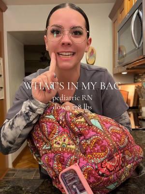 what’s in my bag, pediatric fitness journey nurse edition 🙂‍↕️✨ #whatsinmybag #nurse #pediatricnurse #protein #proteinsnack #hydration #wellness #bariatric #wls #watertok #LifeHack 