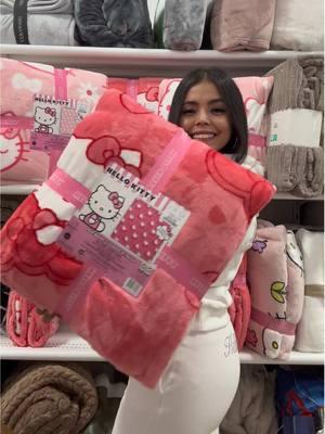 Hit the Hello Kitty jackpot at HomeGoods❣️ Scored the new queen bow blanket and Valentine’s Day hand towels🎀 #hellokitty #hellokittyfinds #hellokittyhomegoods #hellokittyblanket #hellokittybowblanket #hellokittyvalentinesday #hellokittyhunting #hellokittyshopping #hellokittyjayfranco