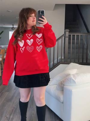 The cutest sweatshirt and there are different color options! #ValentinesDay #sweatshirt #valentinesdaysweatshirt #valentinesdaysweater #valentinesdaygift #valentinesday2025 #heartsweatshirt #newyearnewaura #winterfinds 