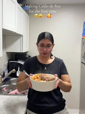 Guys I burnt the rice and the caldo recipe is from @Laura Delbosque  #fyp #caldoderes #caldo #mexican #mexicanfood #FoodTok #EasyRecipe #flu #Recipe #healthy #healthyrecipes #cooking #cookwithme #latinacontentcreator #latinacreator #paratii #coldweatherfood #dinner #lunch 