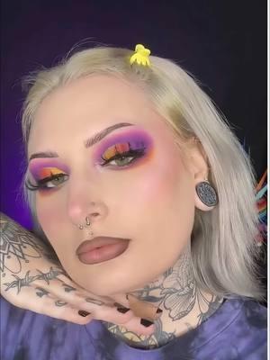 🌅✨ SUNSET VIBES! 🌈🔥 Check out this breathtaking Glam Makeup look by the fabulous @aka_aislinn, featuring the Spoiled x Aislinn Stay Weird rainbow palette, the stunning Spoiled x Sydney Nicole Addams Admit One Ticket highlighter, and lashes in the fabulous style ‘Needy’! 😍💖 Want to recreate this dreamy sunset makeup? Use code Aislinn at checkout for a special discount! 🎉💋 #SunsetMakeup #StayWeird #SpoiledCosmetics #SpoiledLipsCosmetics #Makeup #ColorfulMakeup #GlamMakeup #RainbowMakeup #Glam #makeuptrends 