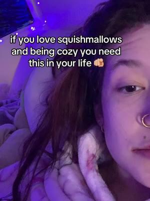 i literally have been having the best sleep because of this !! #giftguide #giftsforher #squishmallow #fypシ #fypシ゚viral #newyearnewaura #tiktokfinds #treasurefinds #ilovesquishmallows 