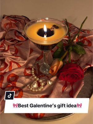 🍸☕️✨ Best Galentine’s Gift Idea for all my girlies. What’s better than your favorite as a candle?! Smells delishhh 🤌🏼  #giftsforher #galentine #galentinegiftideas #espressomartini #espressomartinicandle #fyp #creatorsearchinsights 