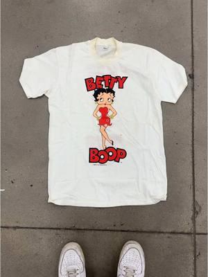 The answer is yes. #thrifting #thrifted #vintageclothes #bettyboop #vintage #vintageclothes #vintagefinds #goodwill #goodwilloutlet #goodwillfinds #goodwillbins #binshaul 