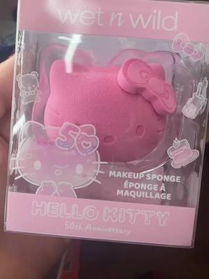 So happy I found this! Its what I wanted most out of the collection 😭💕#hellokitty #makeup #makeupsponge #pink 