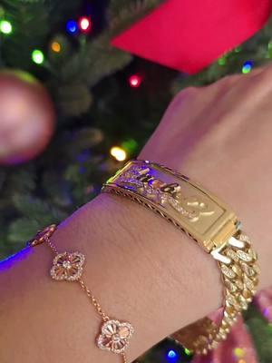 Bellezaaaa14kt Personalizada#familytime #envios #jewelry #gold #cubanosporelmundo #cruzfinestjewelry #miami #jewelry 