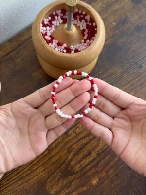 Valentine’s seed bead bracelet! 💌✨ #SmallBusiness #jewelry #abbybeads #seedbeads #fy #blowup #valentines #ValentinesDay 