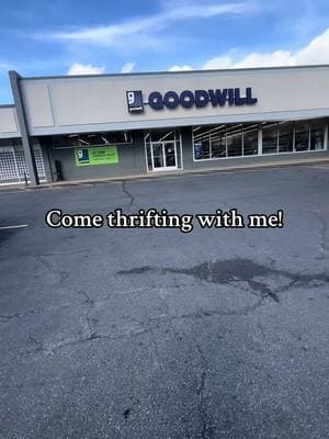 Come thrifting with me 😊 #thrift #thrifted #thrifting #thriftshop #thriftstore #comethriftingwithme 