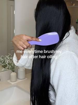 I get so nervous when I see all the hair I lose during hair oiling 😭 but then I remind myself that it’s totally normal & those are just the weaker hair strands that are being replaced by stronger healthier ones 💗#creatorsearchinsights #hairloss #hairshedding #hairthinning #losinghair #hairlossjourney #losinghairafterhairoiling #pregnancyhairloss #shedding #shaddinghair #postpartumhairloss 