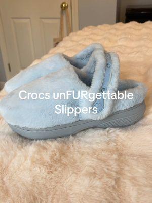 Crocs must really love us to give us these warm slippers with hard bottoms so you can wear them outdoors, too! #crocsgang #crocsslippers #crocs #crocsforlife #slippers #crocsshoes #crocswithnosocs #newyearnewaura 