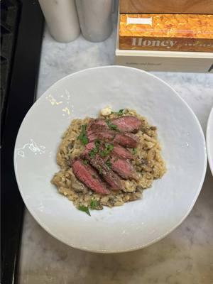 I cook, he cleans 😌 #glutenfree #cookingasmr #privatechef #glutenfreemeals #dinnerinspo #glutenfreediet #steak #trufflerisotto #EasyRecipes 