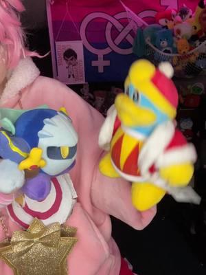 I brought back my natural skill of playing with plush toys for this. Youre welcome #kirby #kirbycosplay #nintendo #nintendocosplay #kingdedede #metaknight 