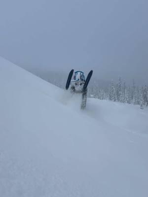 Practicing the down hill hop over #happydad #skidoo #snowmobile #sled #56ignite #gen5 #skidoo 