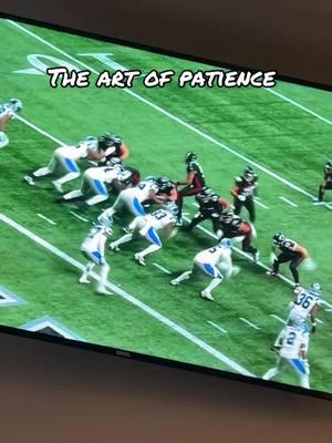 To be a great RB one must have patience. #nfl #football #nflfootball #footballtiktok #nflcontent #falcons #atlantafalcons #falconsfan #viral #bijanrobinson 