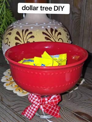 #holidaydecor #dollartree #DIY #valentines #valentinesdiy #crafting #diystyle #decoronabudget #giftideas #violetsdiystyle 