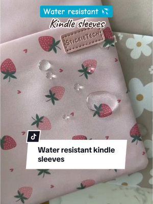 Extra protection for when I bring my kindle on the go! #kindlesleeve #kindlepouch #kindleaccessories #ereader #stickietech 