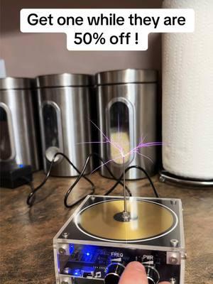 ⚡️This is the coolest gadget ever |  #tesla #teslacoil #TikTokShop #gadget #gadgets #discount #toy #toys #electric #lightning #fyp #foryoupage #share 