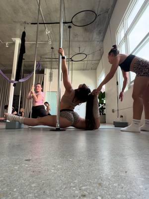 Don’t forget to stretch 🥹😍 @MiamiPole #life #ardanny #streching #Love #art 