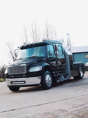 This 2006 Freightliner SportChassis L-Box with just 40K miles is the perfect mix of low mileage, performance, and luxury. Built for heavy-duty tasks while keeping you in comfort, it’s ready to take on any challenge with style. Call Chris at (310) 334-9674 for more information. #freightliner #sportchassis #customhauler #trucklife #bigrig #trucksofinstagram #diesel #heavyhaul #trucks #towing #worktruck #4x4 #truckowners #customtrucks #peterbilt #kenworth #chrome #dually #pickup #ford #ram #chevy