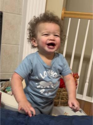 Snow day giggles from Taysom for y’all! 🤗💙 #babygiggles #donteatthat #babyboy #15months #kansas 