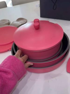 50% off carpets new pots & pans set 😍 YOURE WELCOME 💕 the quality and the color is ✨💋 chefs kiss #carote #carotepotsandpanset #potsandpans #kitchenfinds #kitchenorganization #newyearnewaura #ttsdelightnow #giftguide #ttslevelup #cookware #cookingessentials 