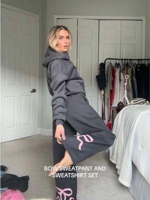 the cutest sweat set I’ve found in a hot second the basic look and fit but just a fun little bow detail 🎀 I wear size small in both top and bottom. oversized fit with the cozy fleece fabric.  #bowsweatshirt #bowsweatpants #bow @Edikted #matchingset #matchingsetsforwomen #matchingtwopiecesets #knitmatchingset #twopieceset #twopieceoutfit #pinkmatchingsets  #fashionlookbook 