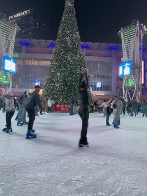 ❄️🫶🏼 #figureskating #figureskater #IceSkating #iceskater #fyp #foryoupage #iceskatingtiktok #figureskatingtiktok #outdoorskating #iceskatersoftiktok #trending #outdoorrink #viralvideo #skating #lalive #icerink #fy 