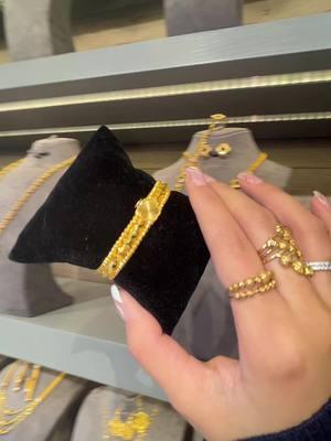 🤩 #jewelry #price #gold #new #ArabTikTok #21kgold #fypage #engagementring #مشالله #jewelrybusiness #viral #newjersey #pennsylvania #ذهب #paterson #jordan #beauty #gift #jewelrytiktok 