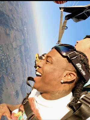 FIRST TIME SKY DIVING 😳🤞🏾 DO YALL THINK I JUMPED 👀❔ #fyp #bagszn #exploremore  #skydiving 