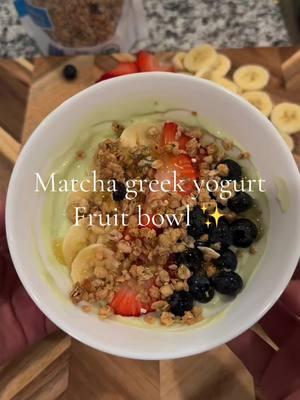 Addicted to these Greek yogurt bowls + matcha so decided to combine these two and it was chefs kiss 🤌🏻✨  @H-E-B  #matchalover #greekyogurt #matchabowl #matchatok #yogurtfruitbowl #healthyrecipes #breakfastideas #fy #foryoupage #foodietiktok #satx #hebproduce #hebproducts #CapCut #jadeleafmatcha #strawberries #manitobaharvest 