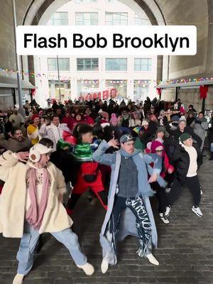 Flash Bob at Dumbo Brooklyn! La da da dee, da da, da da… #flashbob #dance #bemylover #fyp #brooklyn #nyc 