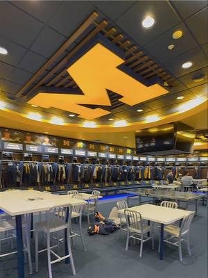 Inside Michigan’s Baseball Facilities 〽️ #baseball #MLB #d1baseball #michigan #goblue #goblue〽️ #homerun #viral #mlbtiktok #fyp #college #collegebaseball #perfectgame #baseballszn 