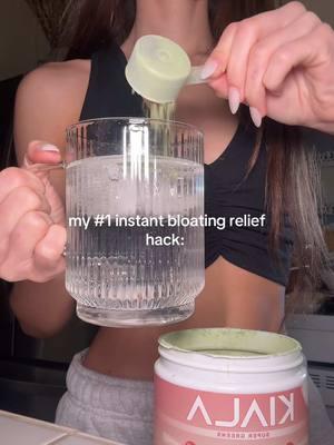 the HYPE is SO. REAL. 💚😳@kialanutrition #greens #hacks #bloatingrelief #viral #trending #memes 