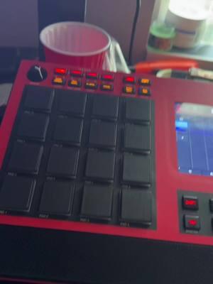 sometimes you gotta switch it up #sampling #beatmaking #choppingsamples 