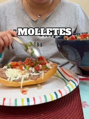 Brunch w the girls🥰 #brunch #molletes #bolio #frijoles #easymeals #mealideas 