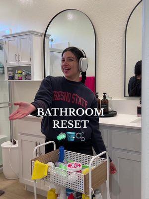 bathroom reset 🧼🪣🫧 #cleanwithme #sundayreset #bathroomreset #CleanTok #stopmotionreset #CleanTok #resetwithme #resetroutine #cleanmybathroom #aestheticcleaning #Home #Lifestyle #dayinmylife @Dyson USA @Scrub Daddy @The Pink Stuff @Scrubbing Bubbles 