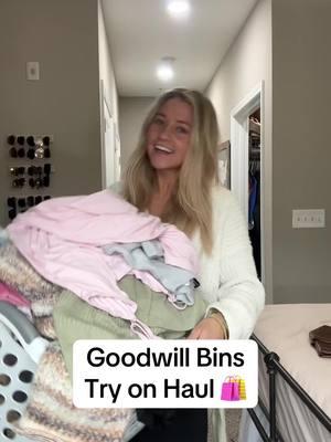 Replying to @madie🌊 im going throught ny closet to make room for my new clothes 👀#goodwill #goodwillbins #goodwillhaul #goodwillfinds #tryon #tryonhaul #haultime #clothes #closet #goodwillbinsfinds #goodwillbinshaul #sc #southcarolina 