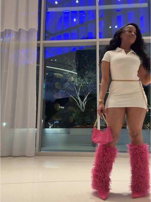 #ghetto #pink #furboots #fashionnova #lashalove 