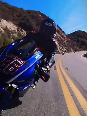 Smooth like butter #bikersoftiktok #r6 #mt10 #m1000rr #yamaha #insta360 #slowmotion #yamahar6 #moto #slowmo #camera #kawasaki 